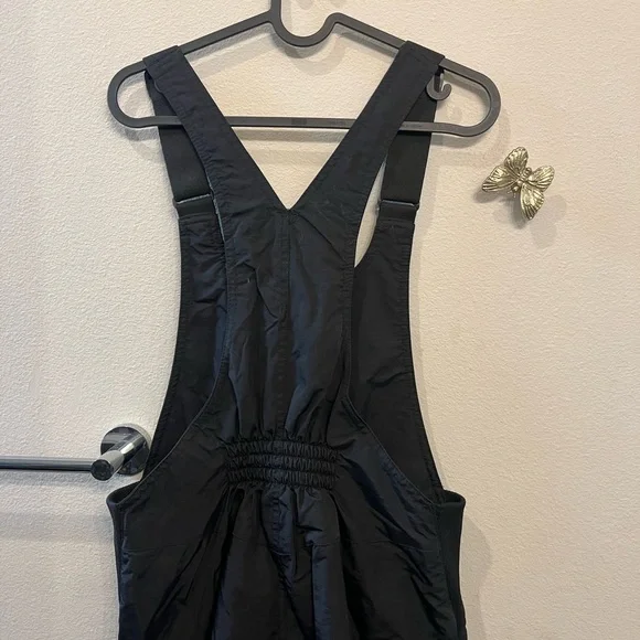 Elegant Black Women's Jumpsuit Ski Snowboard coveralls - Picture 4 of 6